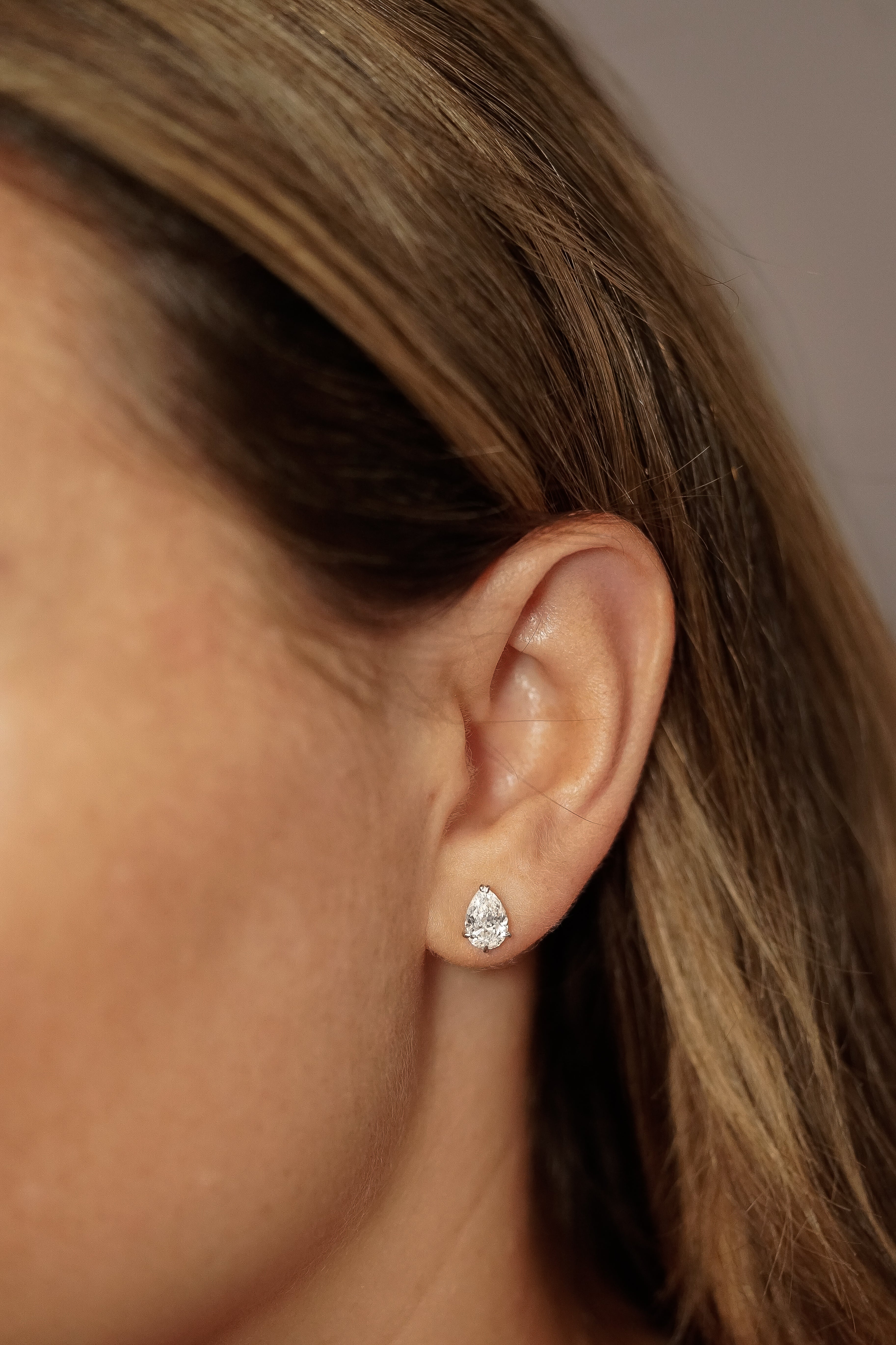 ANA STUD EARRINGS