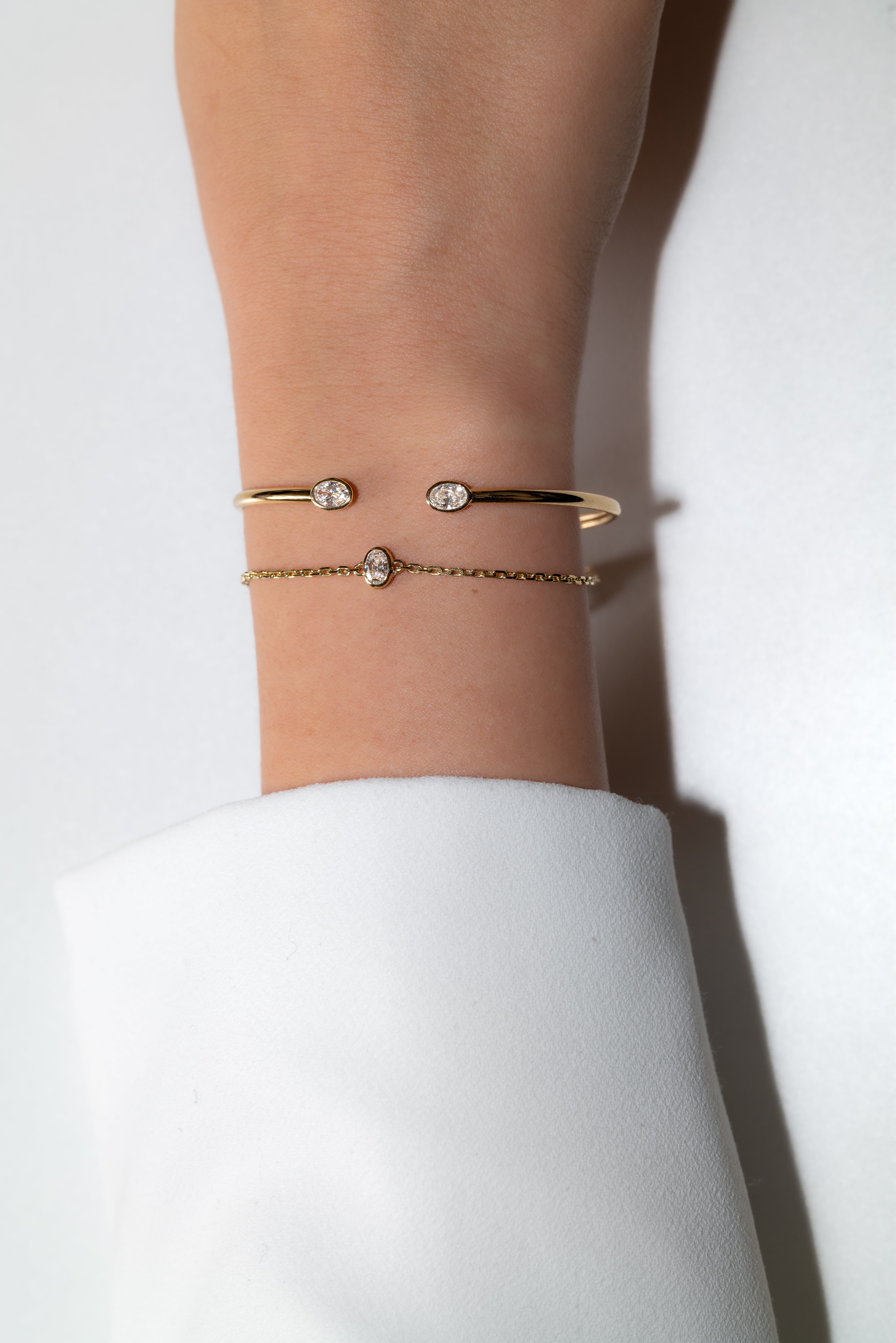 BEZEL SHAPE BRACELET